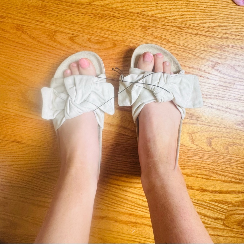White Bow Slip-On Sandals with Flat Sole